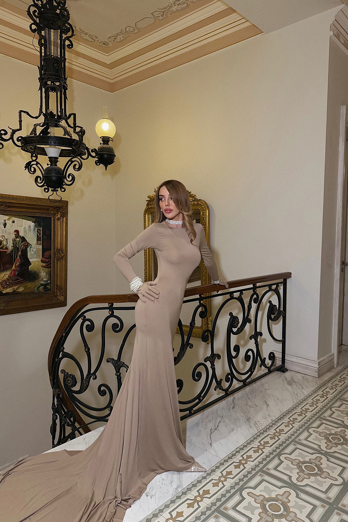 Bej Maria Eldivenli Sırt Dekolteli Uzun Elbise 4