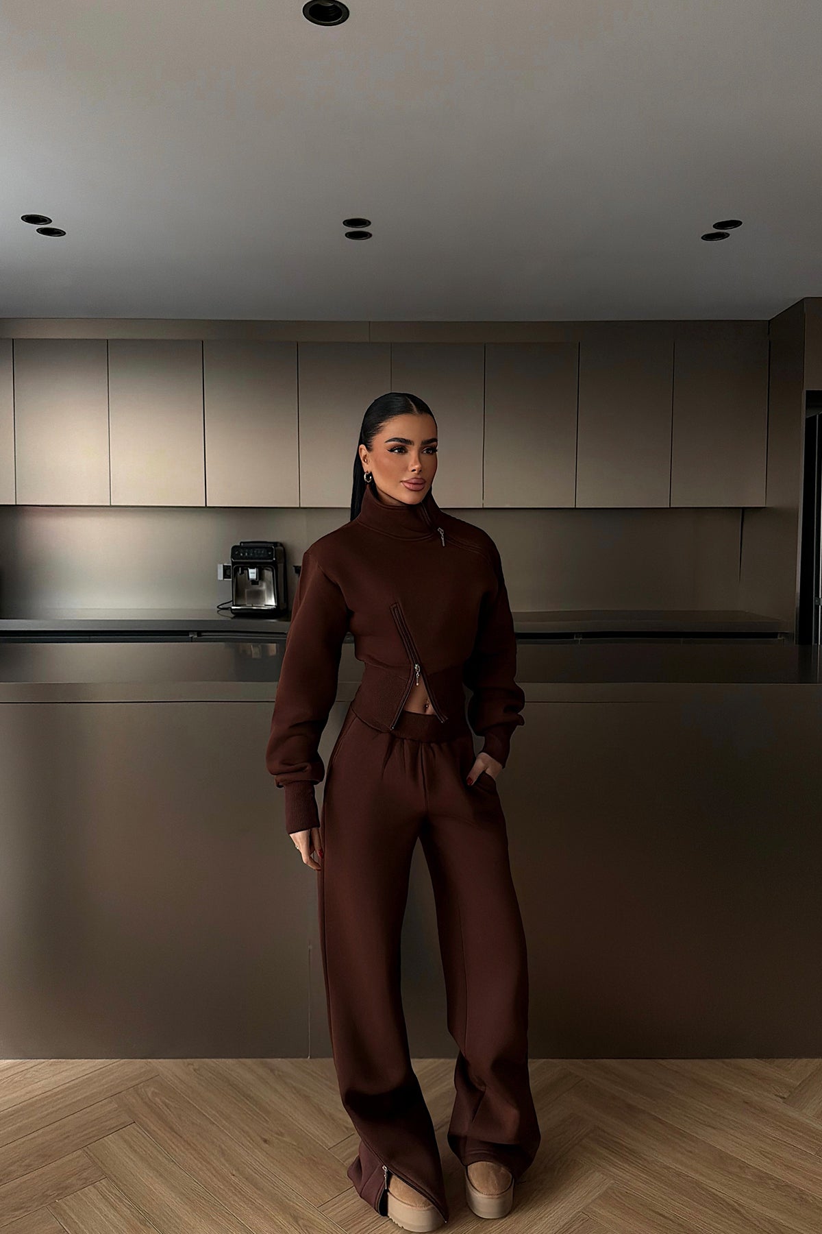 Brown Tracksuit Set with Zipper Detail
