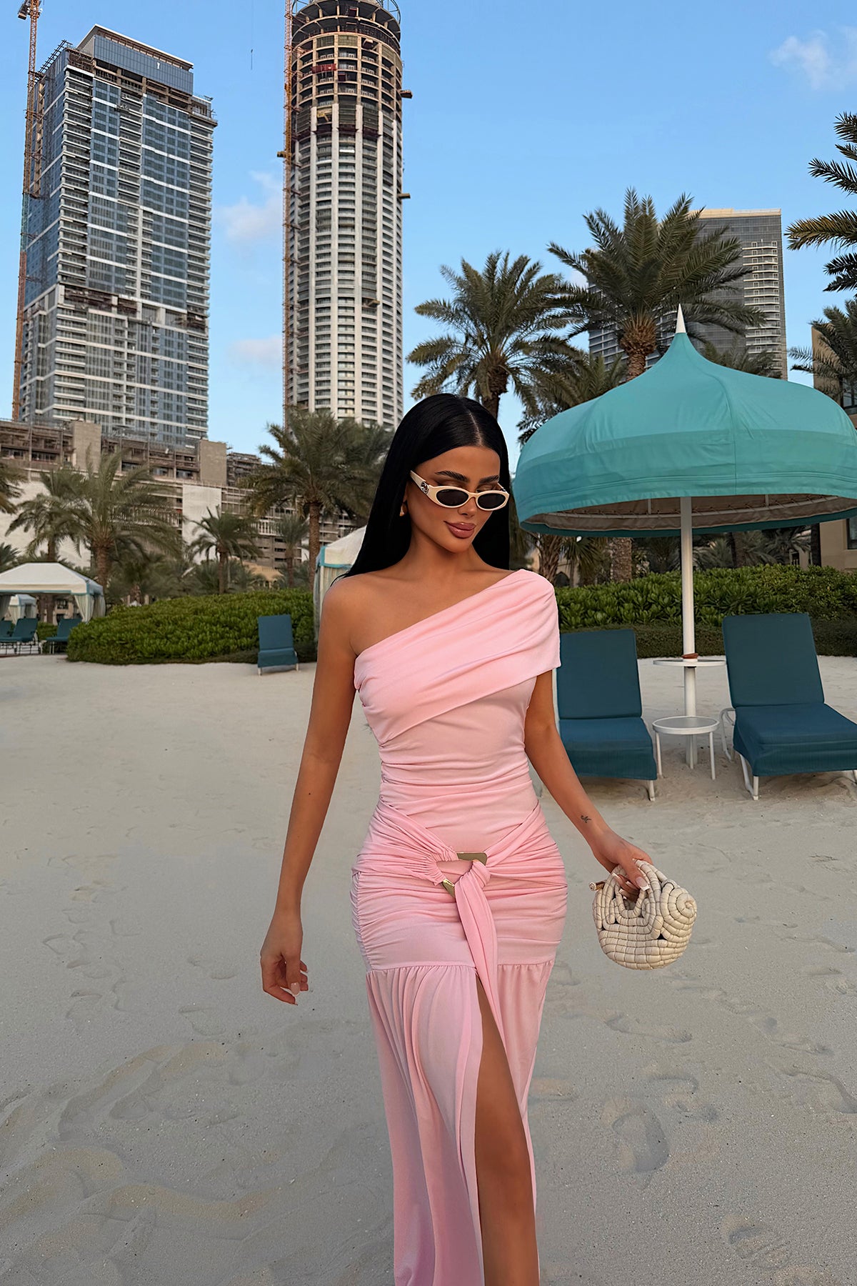 Pembe Nicolette Uzun Yırtmaçlı Elbise 8
