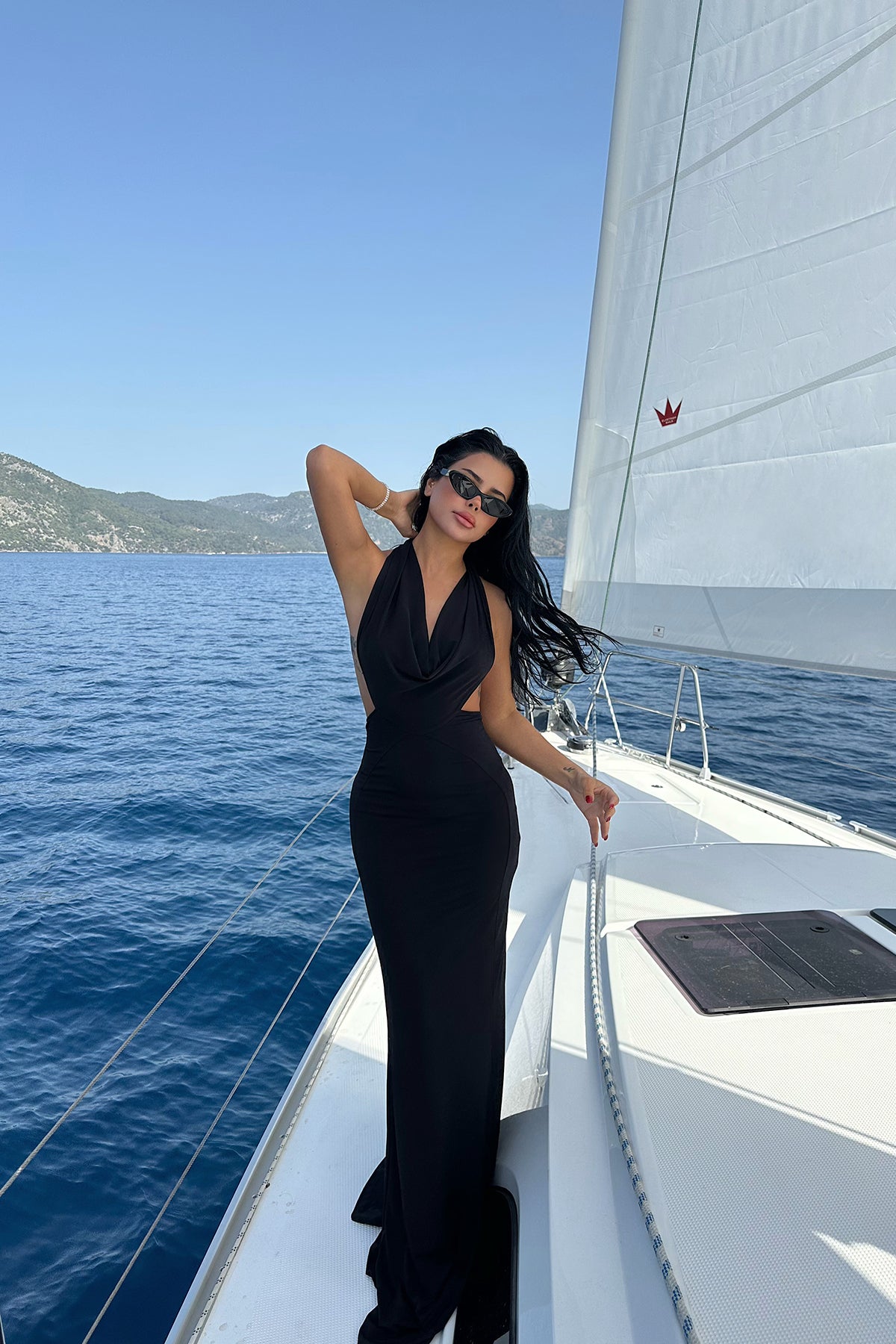Siyah Bağlamalı Uzun Elbise