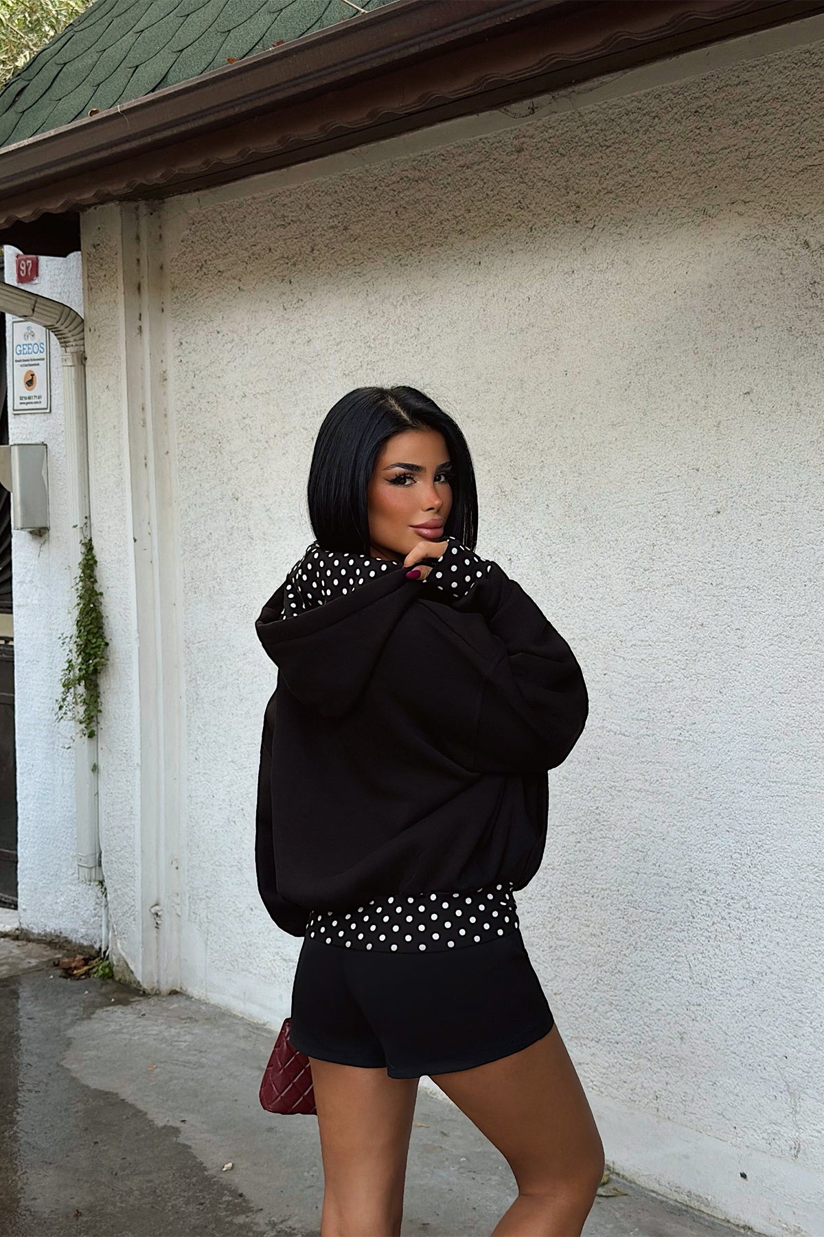 Siyah Puantiyeli Kapşonlu Sweat 12