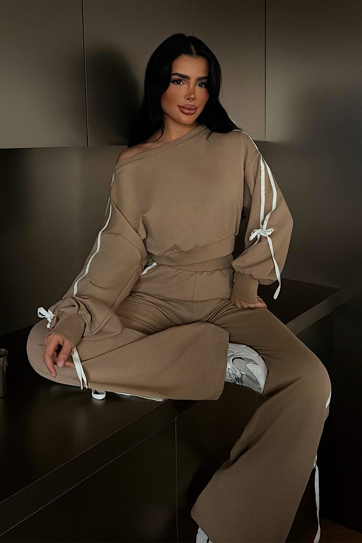 Tan Lace Detail Set