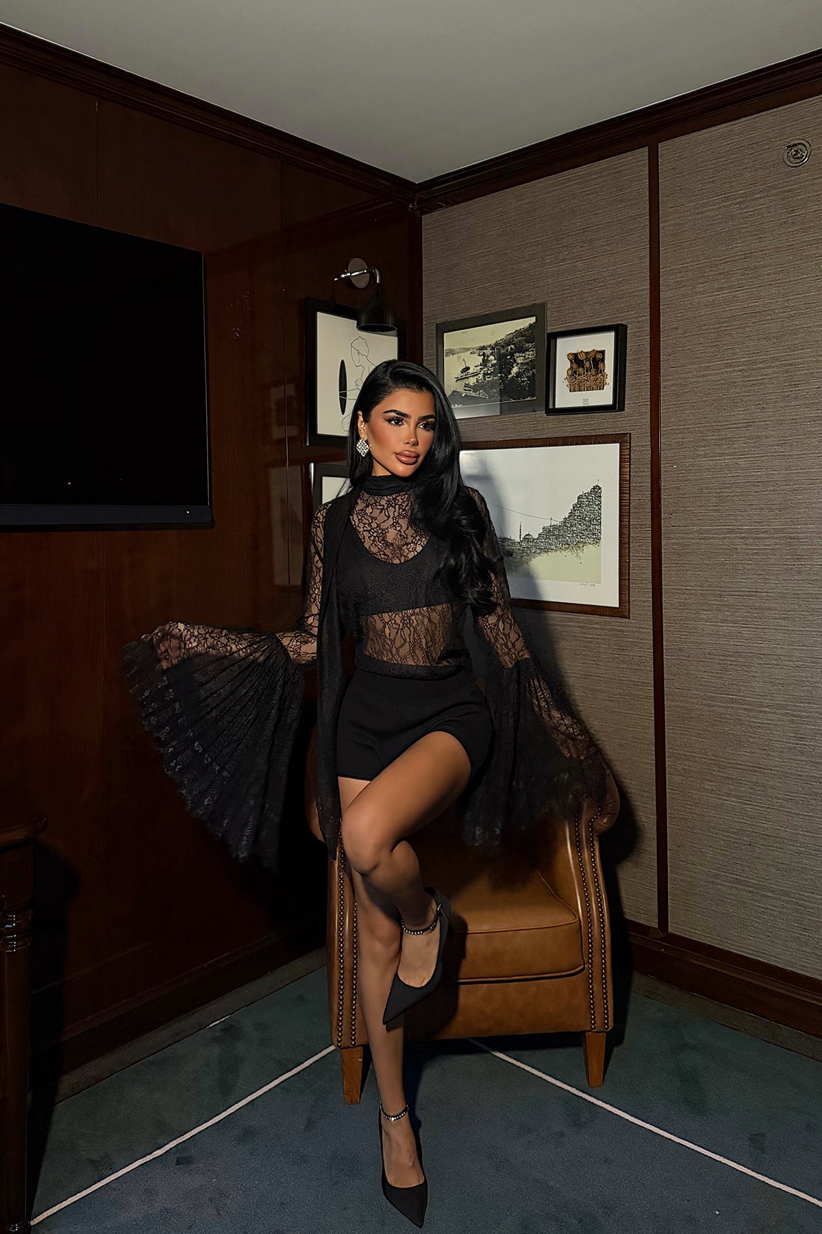 Black Lace Strapless Blouse