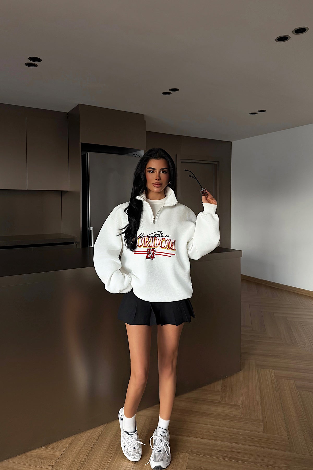 White Zipper Detail Sweatshirt
