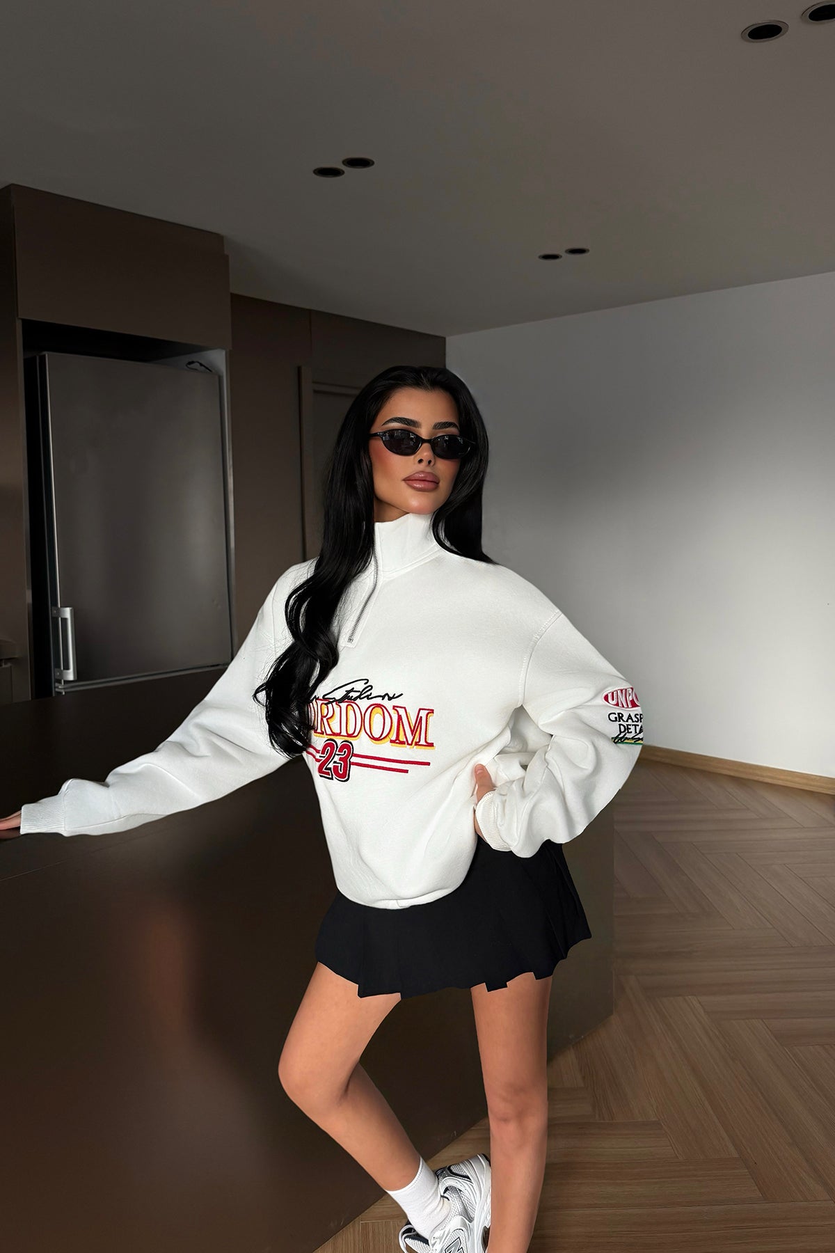 White Zipper Detail Sweatshirt