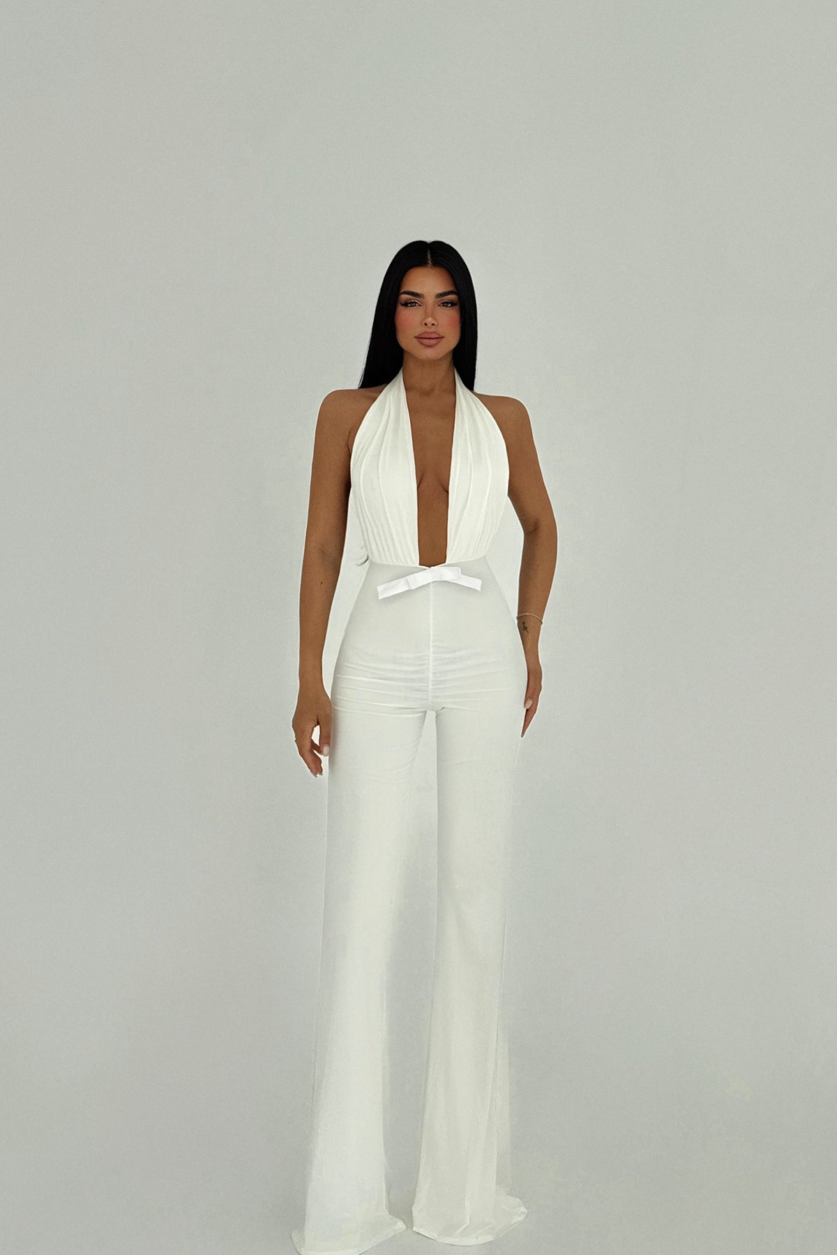 Weißer Jumpsuit mit Schnürung