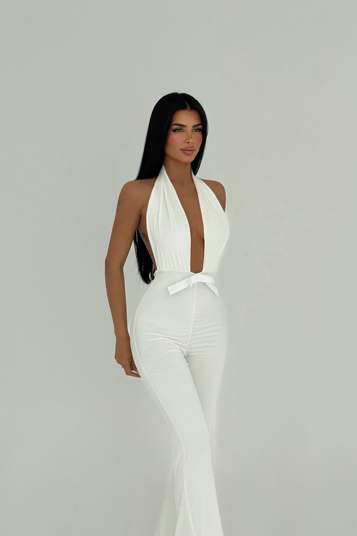 Weißer Jumpsuit mit Schnürung