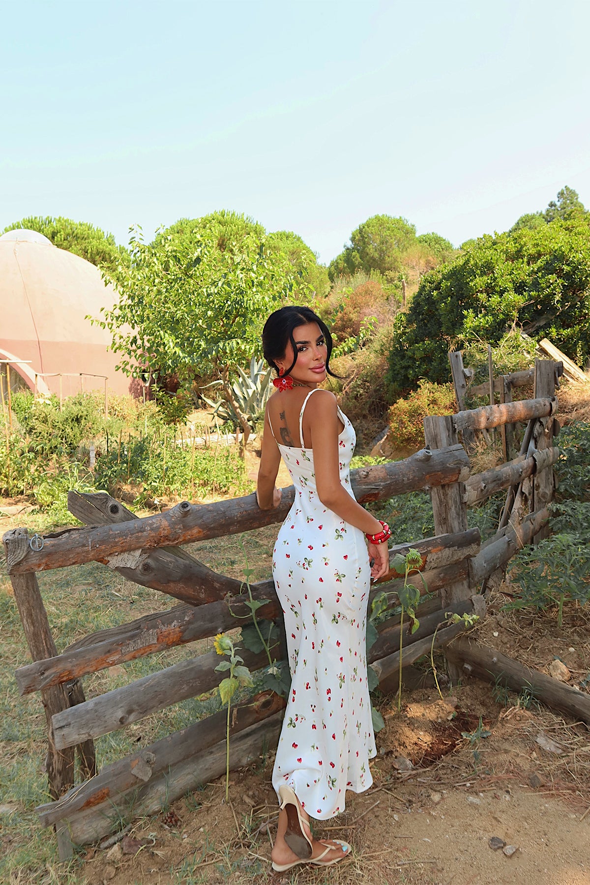 Beyaz Çiçek Desen Askılı Elbise 4