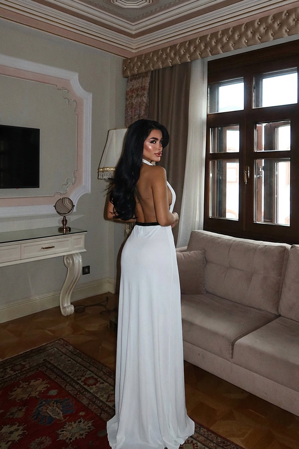 Beyaz Giselle Fiyonk Detaylı Yırtmaçlı Elbise 8