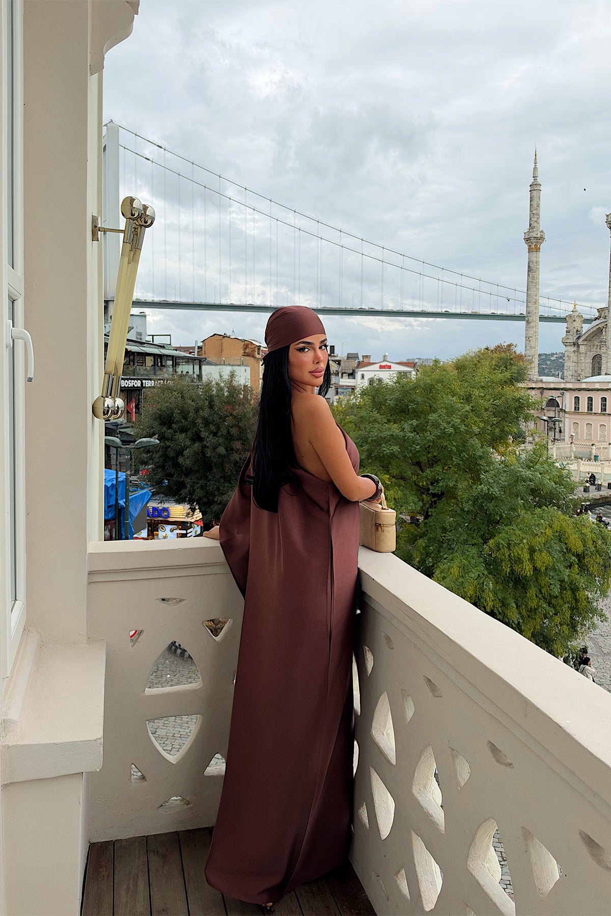 Kahverengi Saten Asimetrik Elbise 4