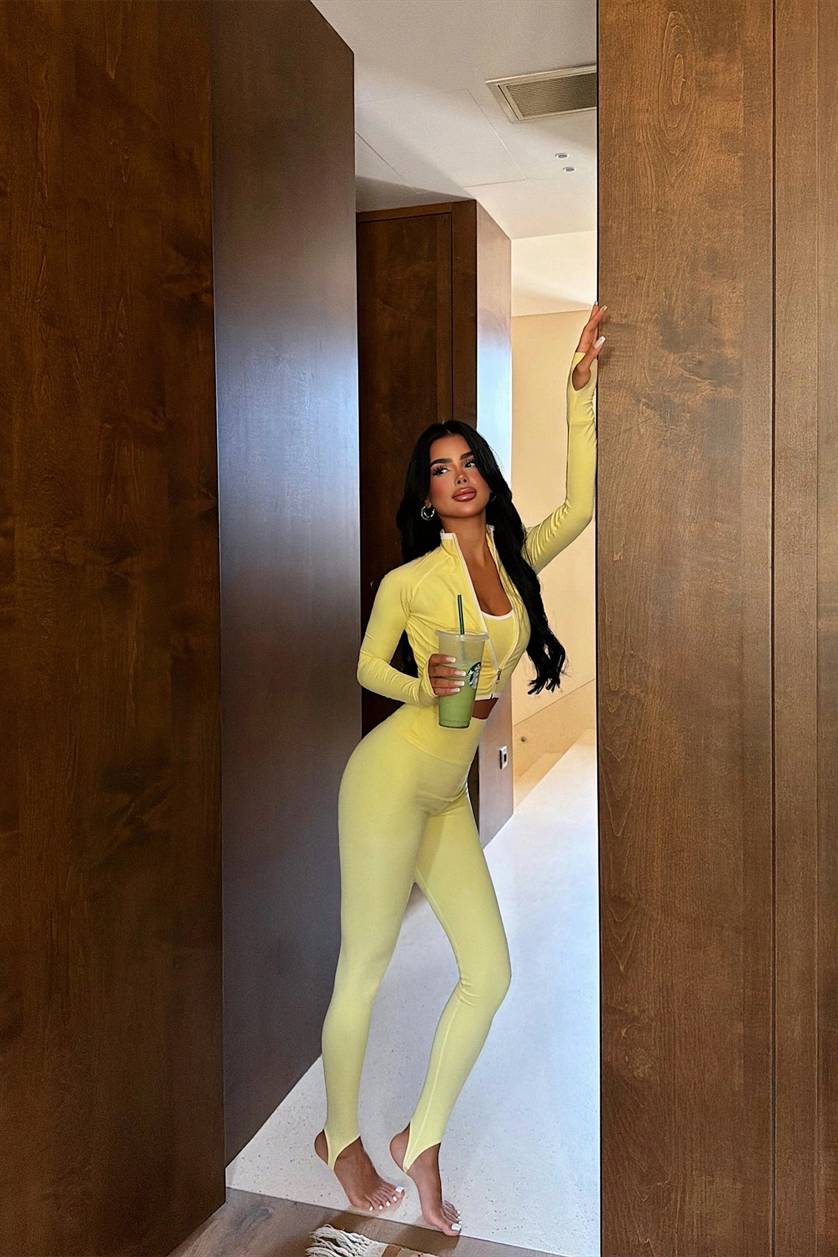Sarı Pantolonlu 4'lü Takım 16