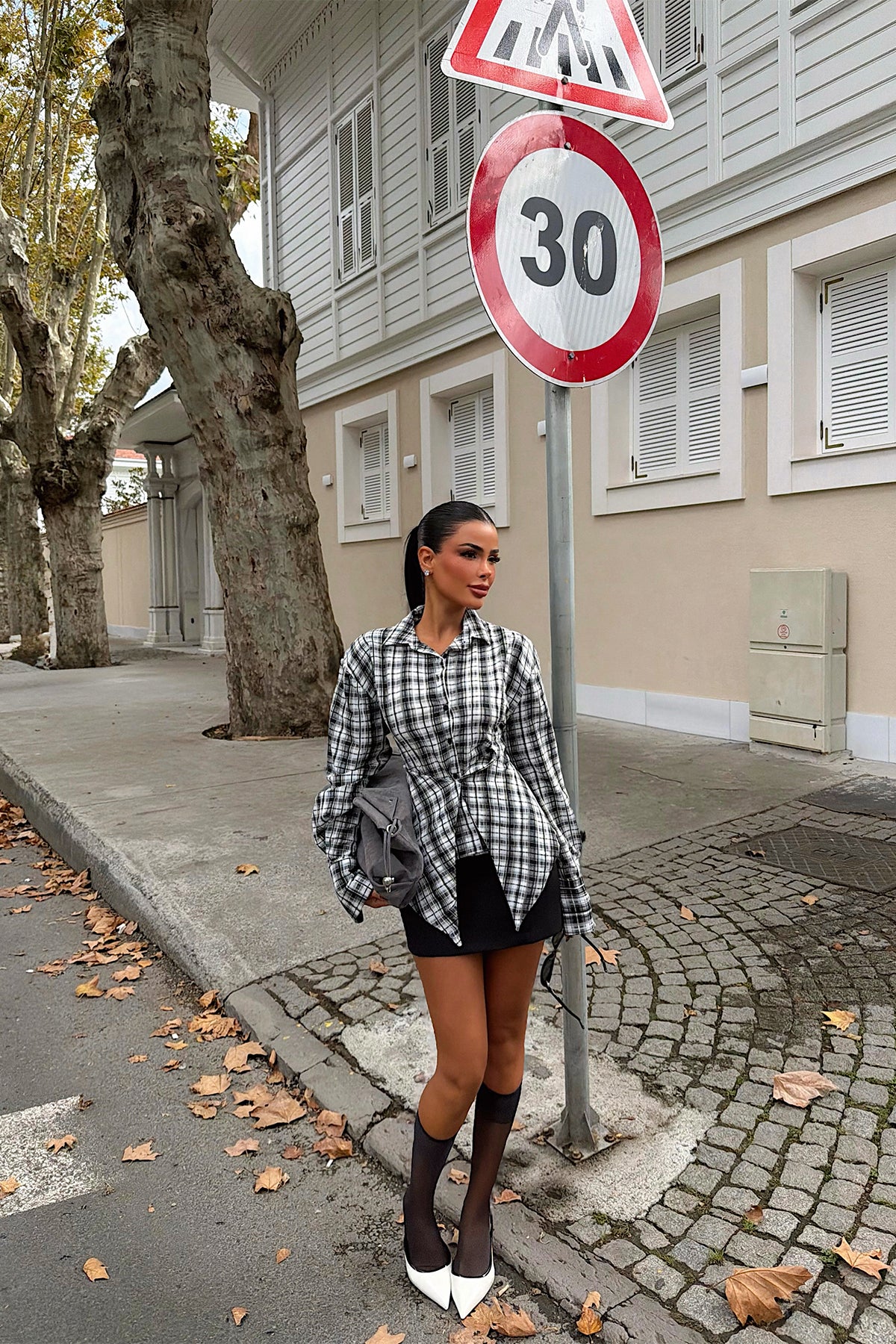 Siyah Cut-Out Fit Gömlek 4