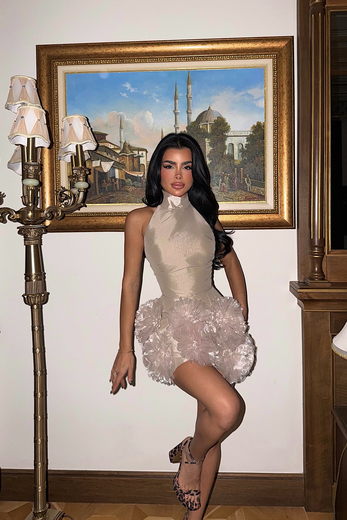 Renk: TAŞ | Taş Freyya Etek Ucu Gül Detaylı Mini Elbise 3